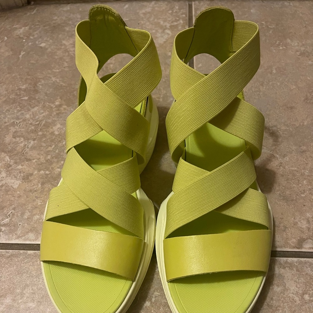 Sorel Women's Explorer Blitz Multistrap Sandals NEW size US 8.5